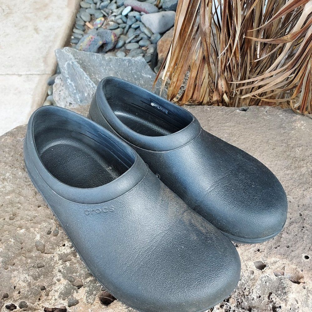 Crocs Full Clog Shoes M8 W10 heels